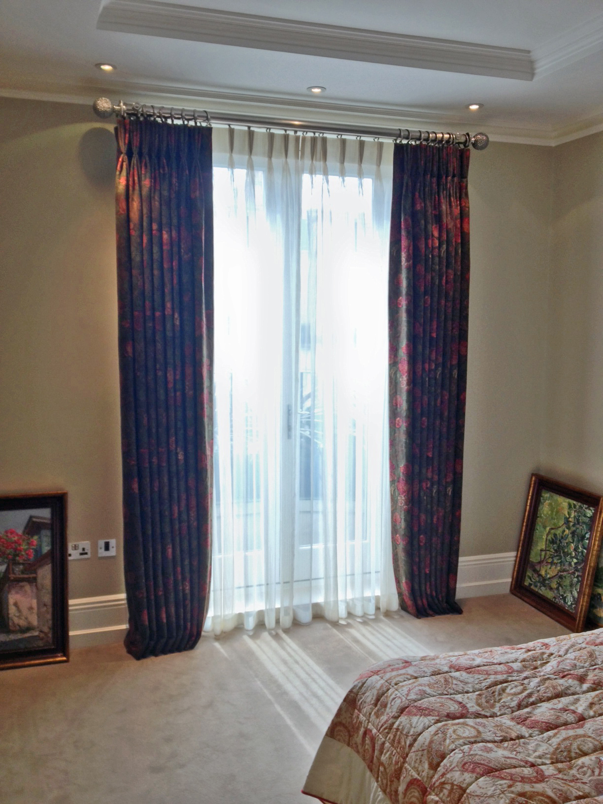 Curtains on double pole
