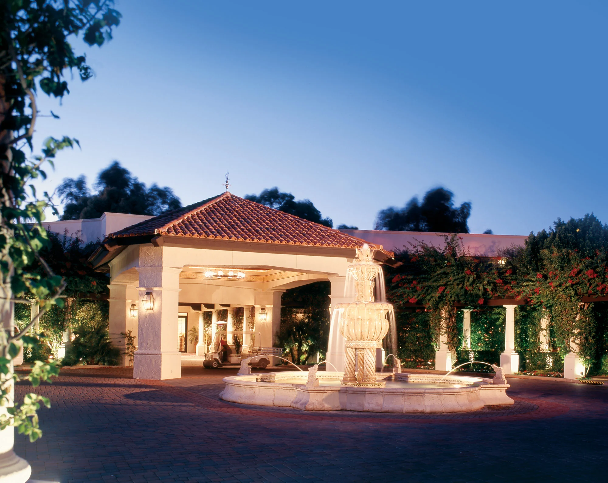 Scottsdale_Exterior_PorteCochere_Dusk.jpg