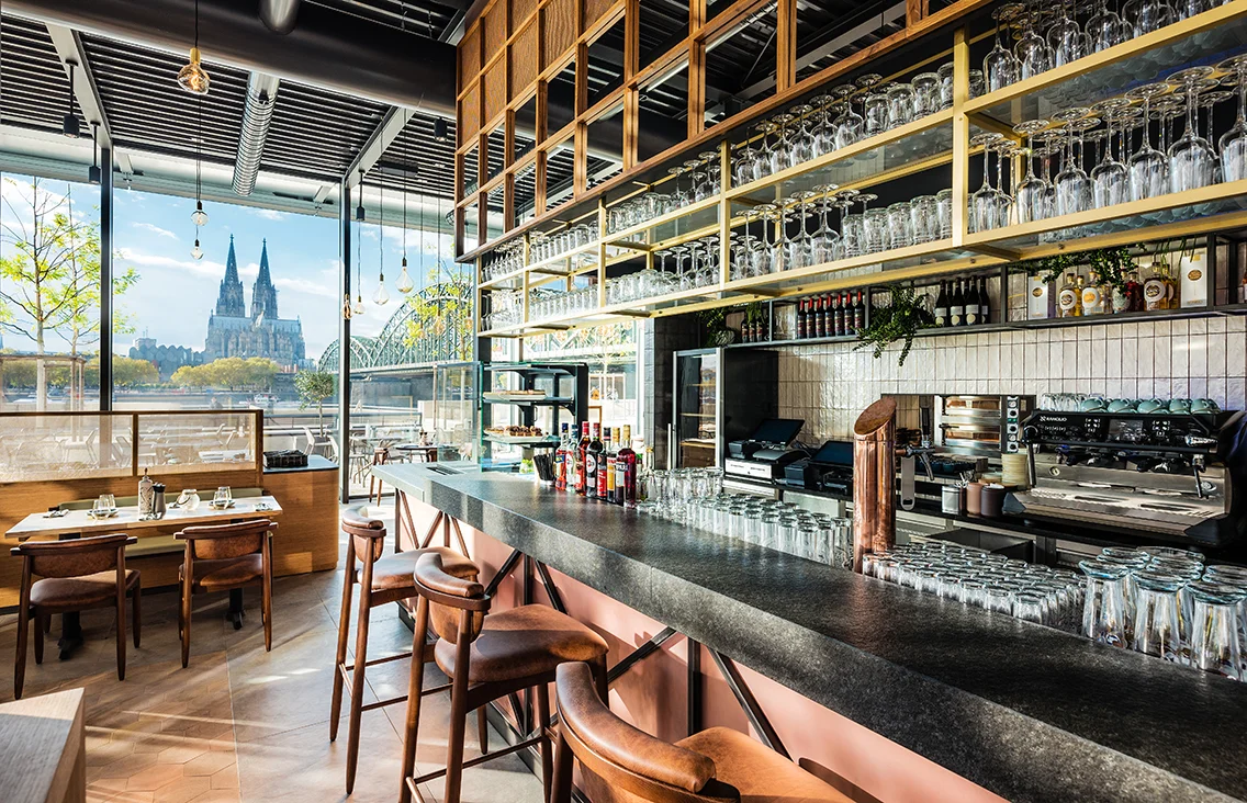 Hyatt-Regency-Cologne-Grissini-Bar small.jpg