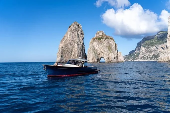boat sorrento.jpg