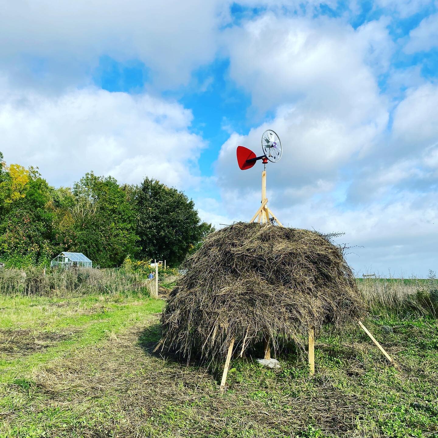 2in1 haystack and windmill - what&rsquo;s not to like? 🌾🌬️