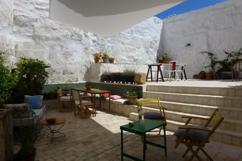 35Hotel Ses Sucreres. Menorca. Patio.jpg