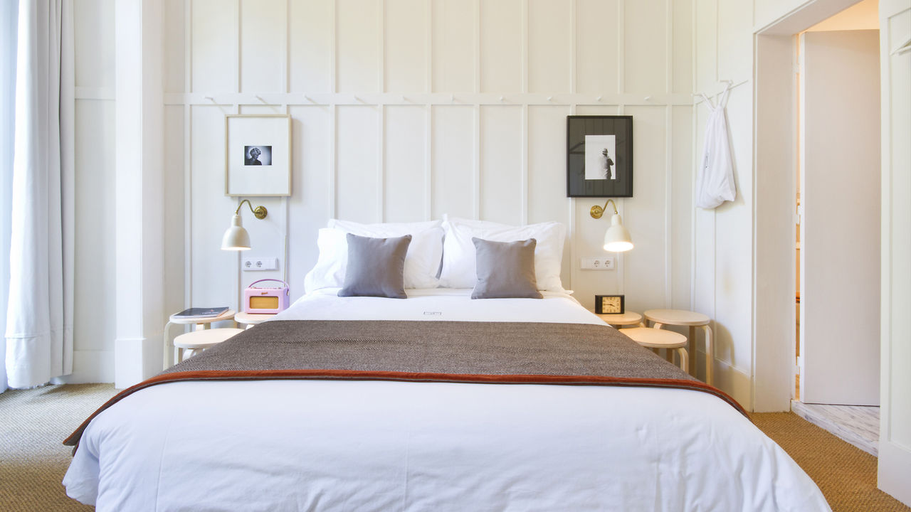 The shabby vintage rooms are beautiful and get a lot of light during the day. More importantly, they are comfortable and relaxing enough for a sound sleep.