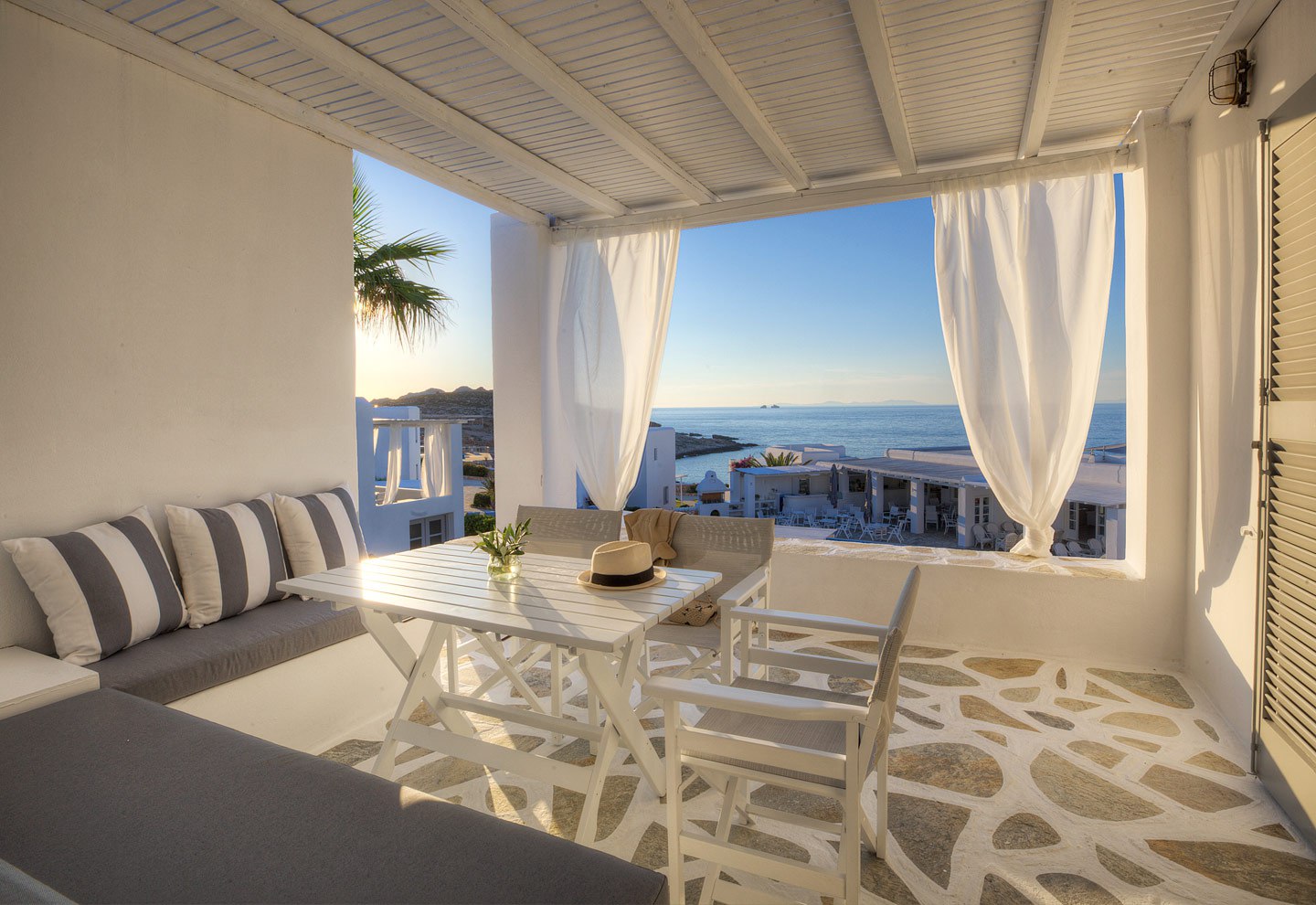 firstfloor-suite-seaview-gal161.jpg