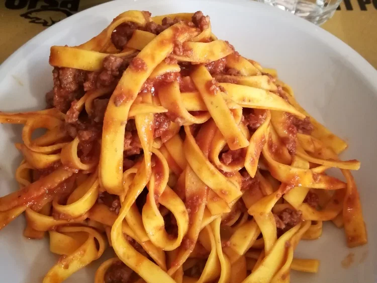 The classic tagliatele al ragú at Osteria dell’Orsa