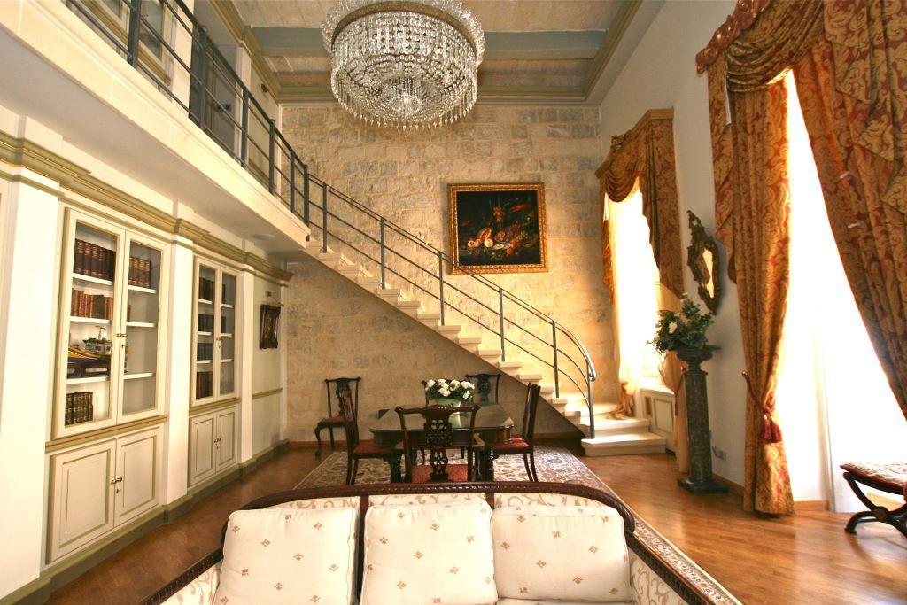 palazzo-prince-orange-1.jpg