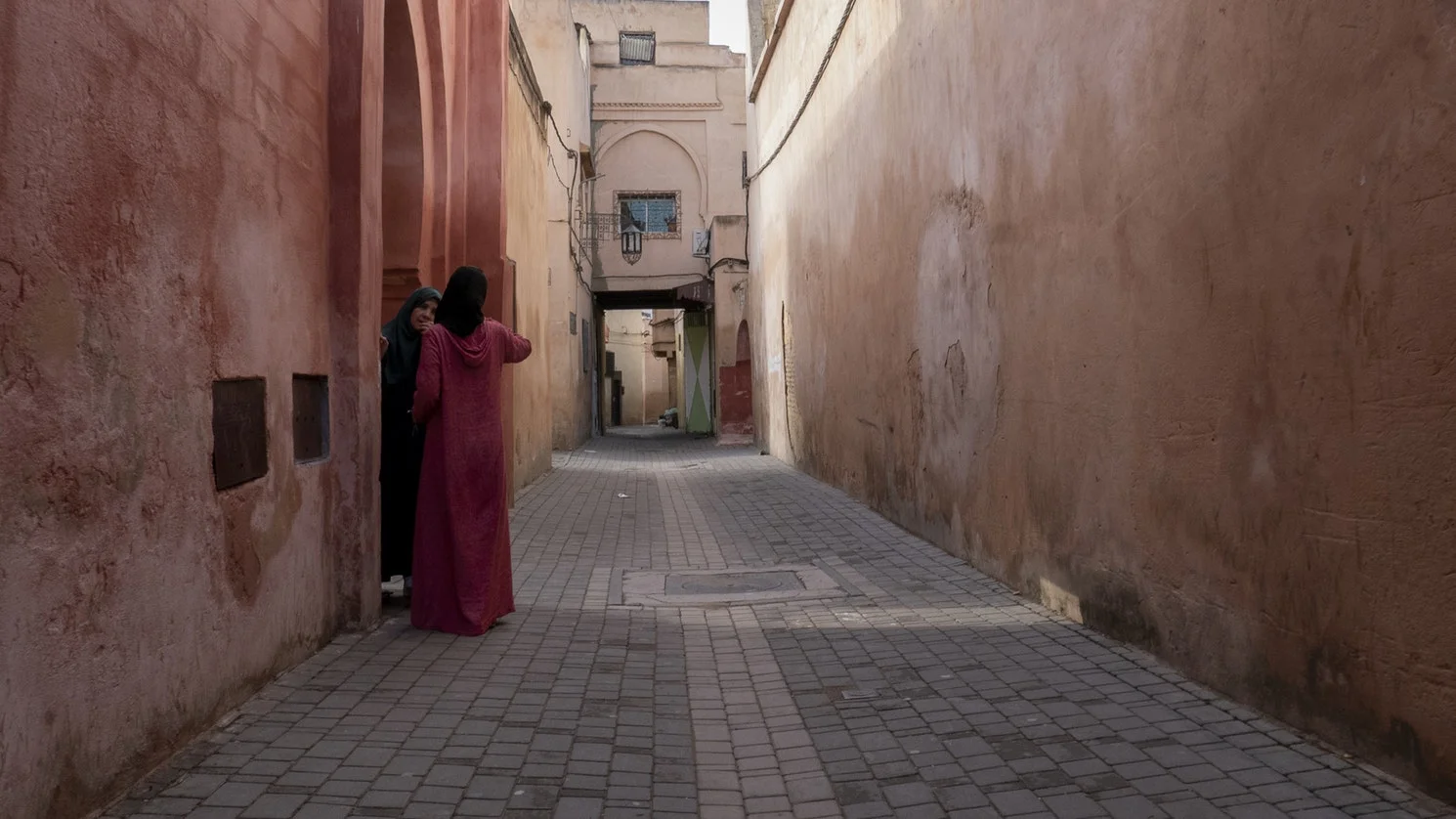 Stroll through the backstreets of Meknes and cherish the abundance of pastel colour palettes.