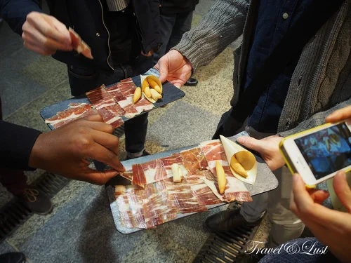 The Spanish world famed appetisers, jamón ibérico de bellota (acorn-fed Iberian ham). Learn about the different ham types, grades and cuts from experts.