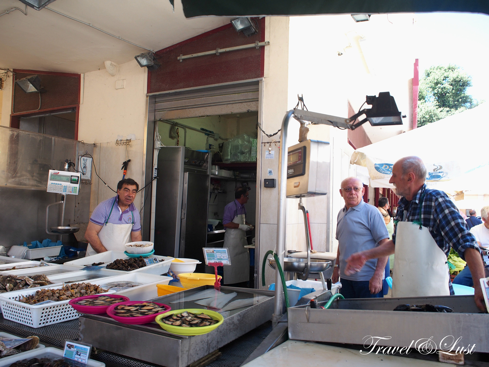 It was a great experience trying new fruits and vegetables at the market in Bisceglie. The fish monger can be seen here advertising his seafood hand picked from the auctions he won earlier in the day.