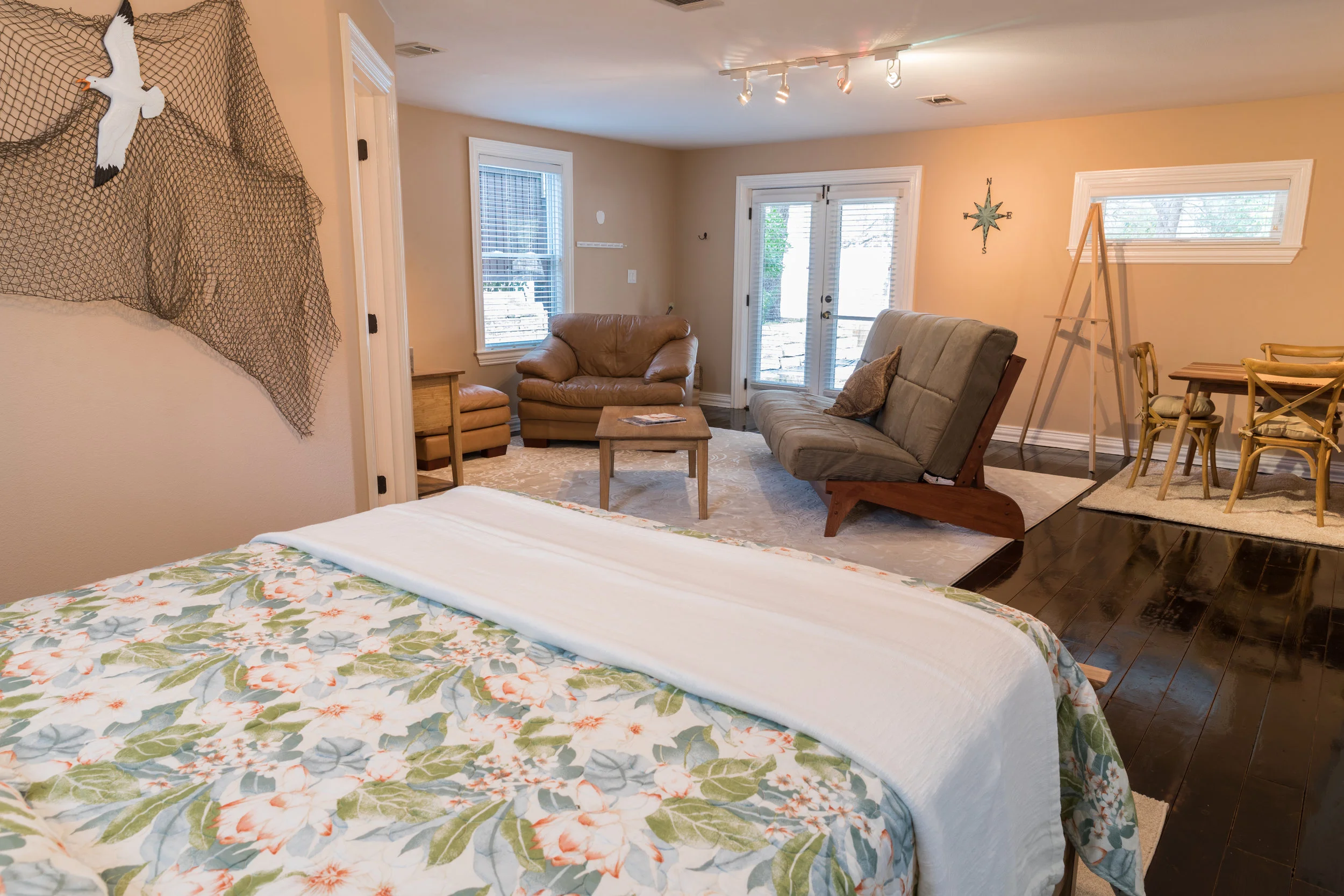 TheLakeAustinCottage-11.JPG
