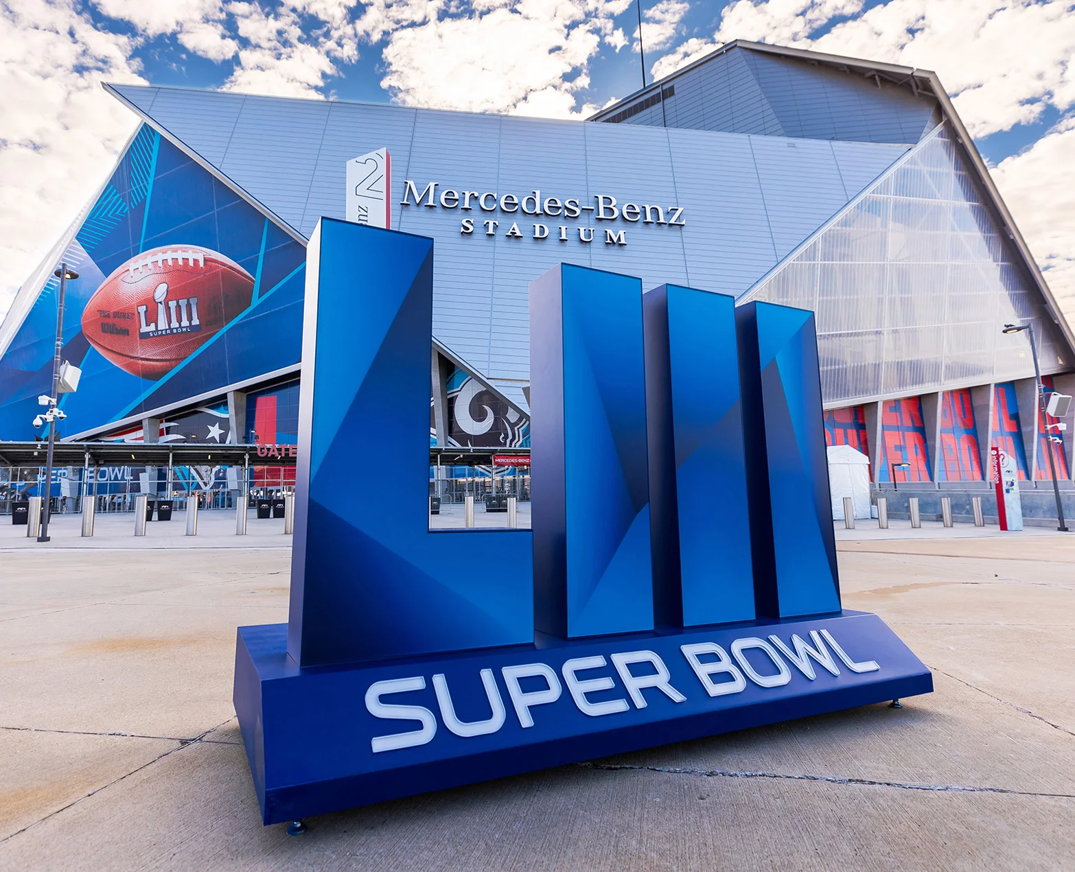 BORGESE_SBLIII_STADIUM_01_crop.jpg