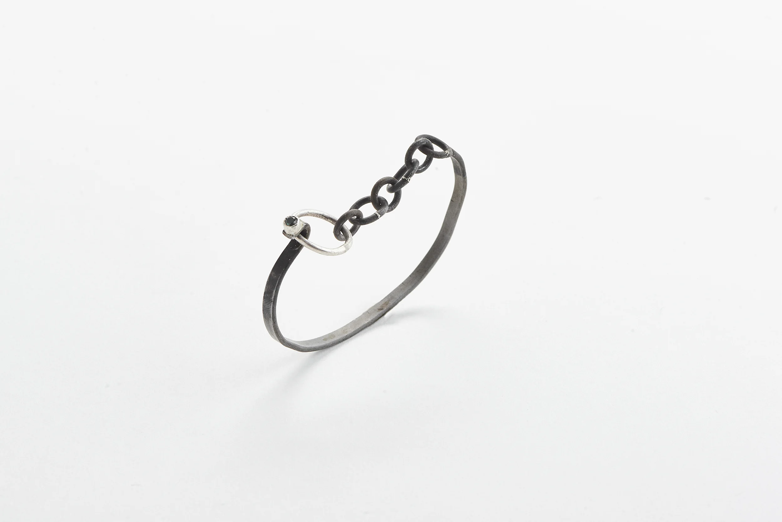 MK17-034_Liz Portfolio_Braclet Upright_0221.jpg