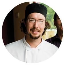 Erik_young_2_circle-2.png