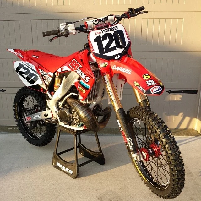 blake_young_cr_250_darius_front_fender.jpg