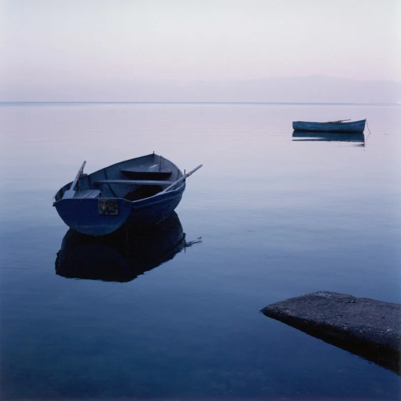 2boatsaloneShoppedWater.jpg