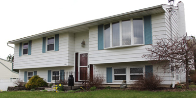  A well-maintained home with multiple additions and plenty of indoor and outdoor entertaining space! 