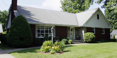 A huge Ranch just a few blocks from Hooper Road in the Maine-Endwell school district. Full of entertaining space and prive pool in the back yard.