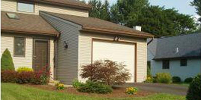 An updated and ready-to-move-into Townhouse.
