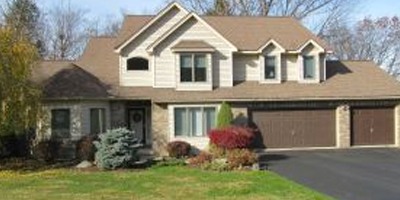  Spacious, newer Contemporary on a cul de sac with over 4000 square feet. 