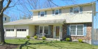 A classic 2-story with lots of room in Tioga Terrace