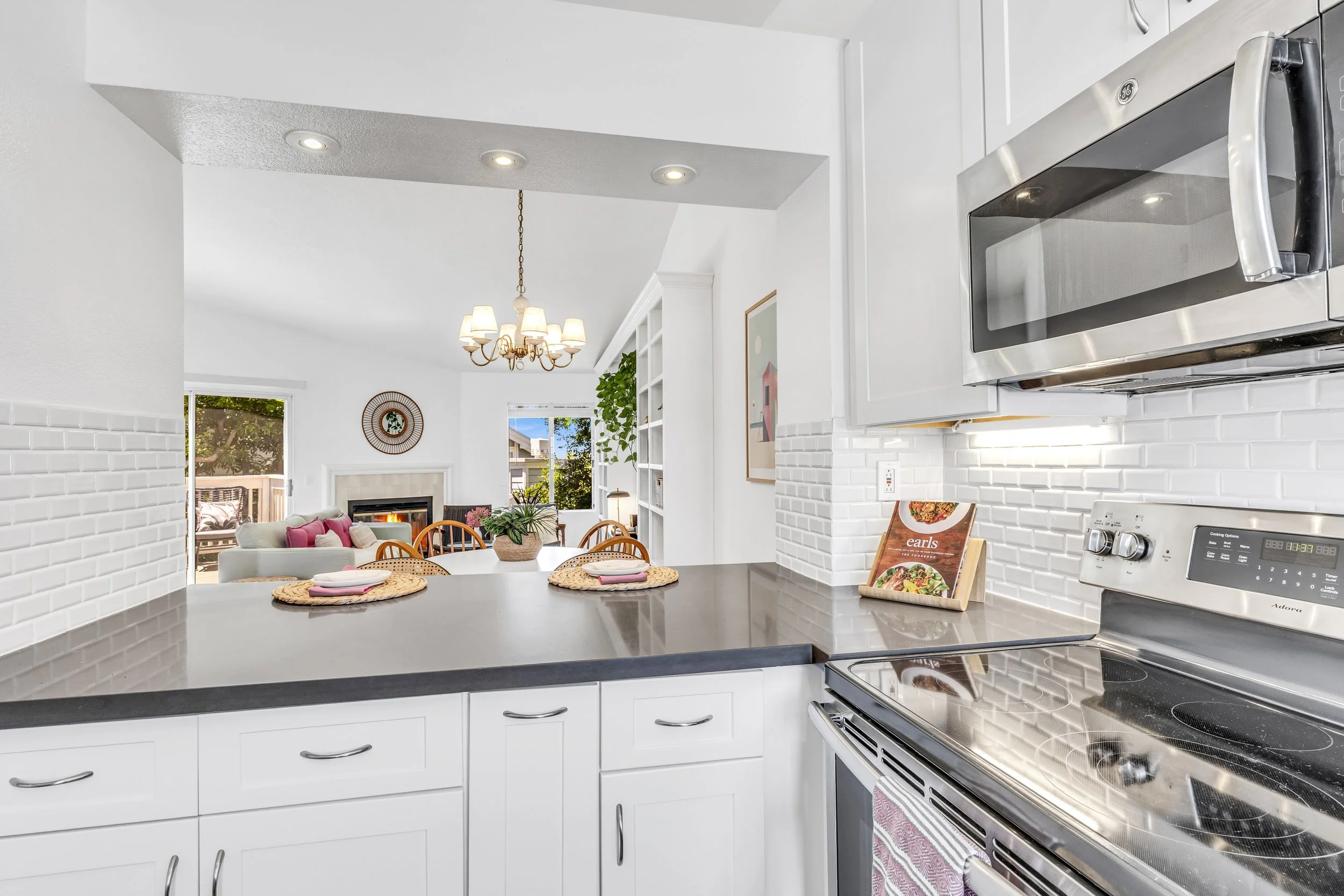 DoverkitchenLiving.jpg