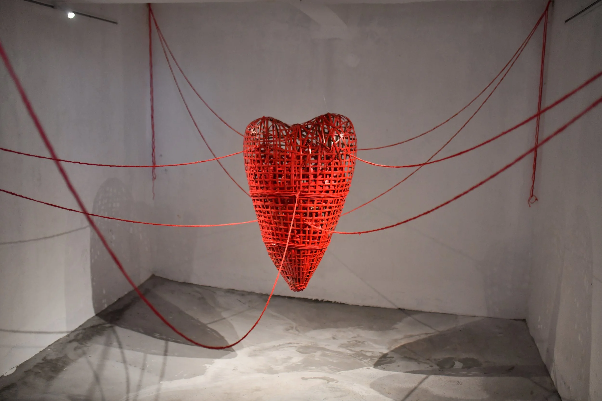       “Hui Gui” loosely translates to the notion of returning home, encapsulating the complex emotions felt by those born overseas who seek a connection to their roots. Heart with Strings’ was installed in an exhibition exploring the esoteric yearnin