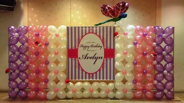 Balloon Wall with Banner, sm pic.JPG