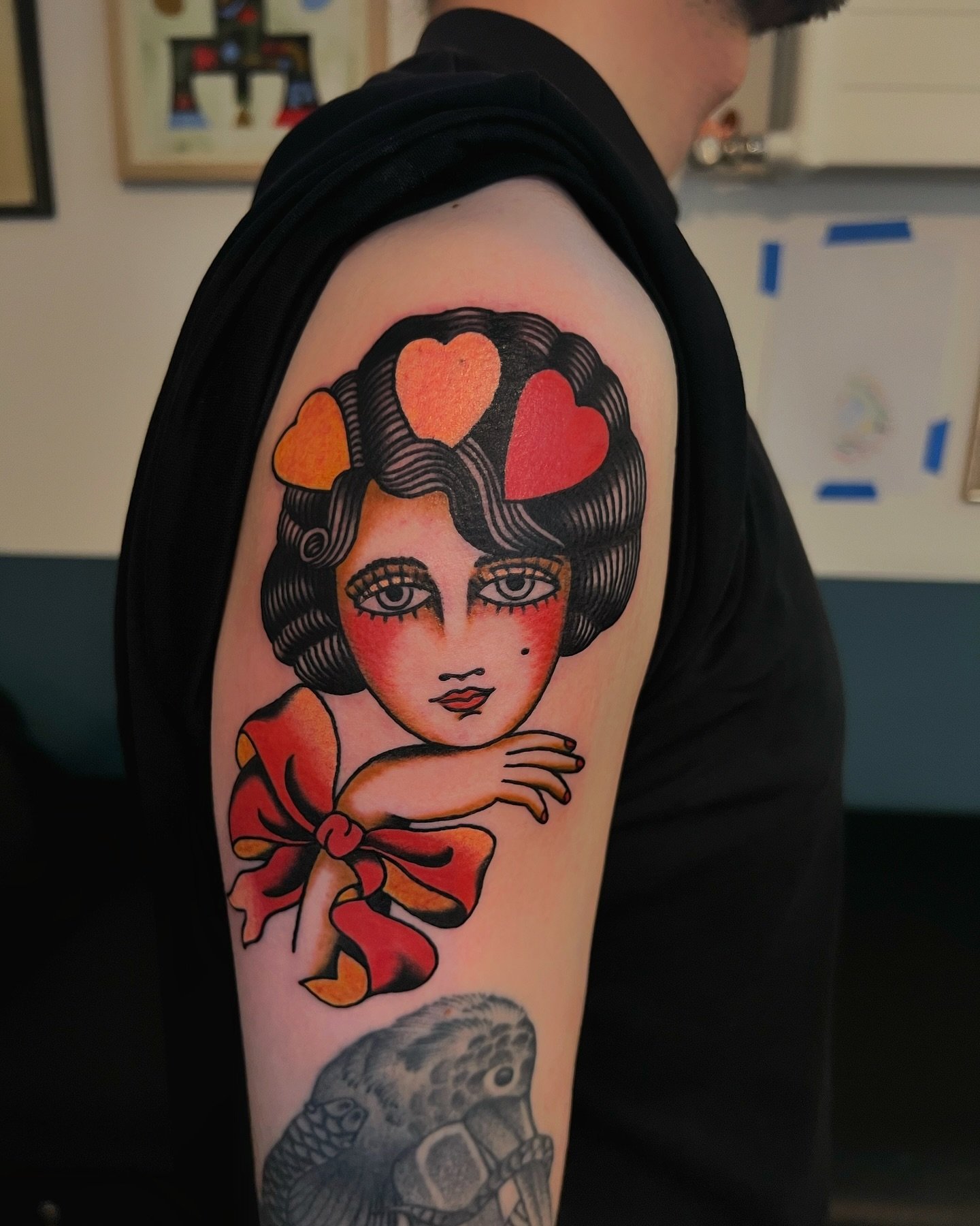 Merci tellement Yvan!! 🙌
Done @nuitnoiretattoo picked from an old flash sheet of mine.