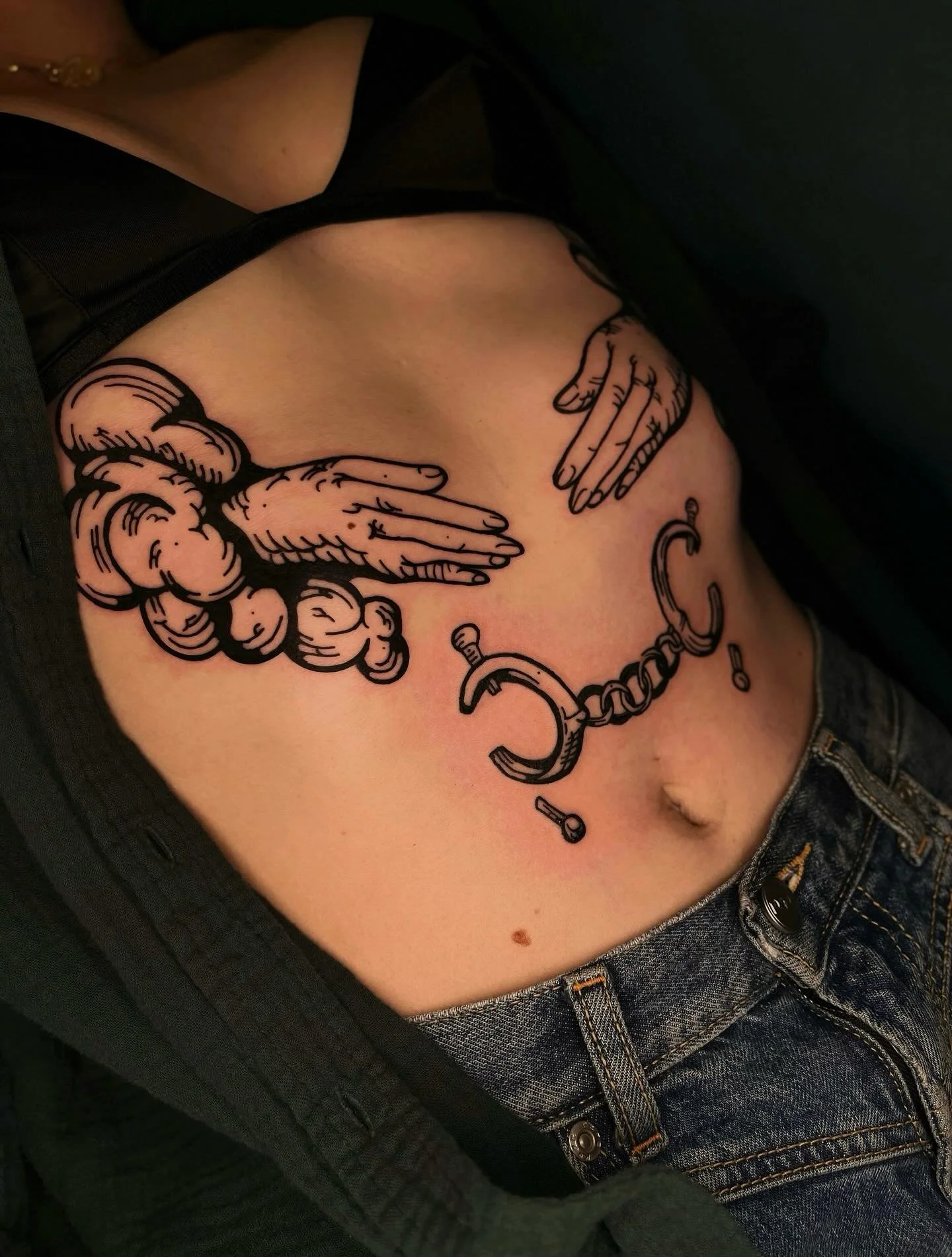 Reprise d&rsquo;une ancienne gravure, tatou&eacute;e par notre r&eacute;sidente @la__pythie - ses bookings sont ouverts - 
&bull;&bull;&bull;&bull;&bull;&bull;&bull;&bull;&bull;&bull;&bull;&bull;&bull;
Based on an old engraving, tattooed by our resid