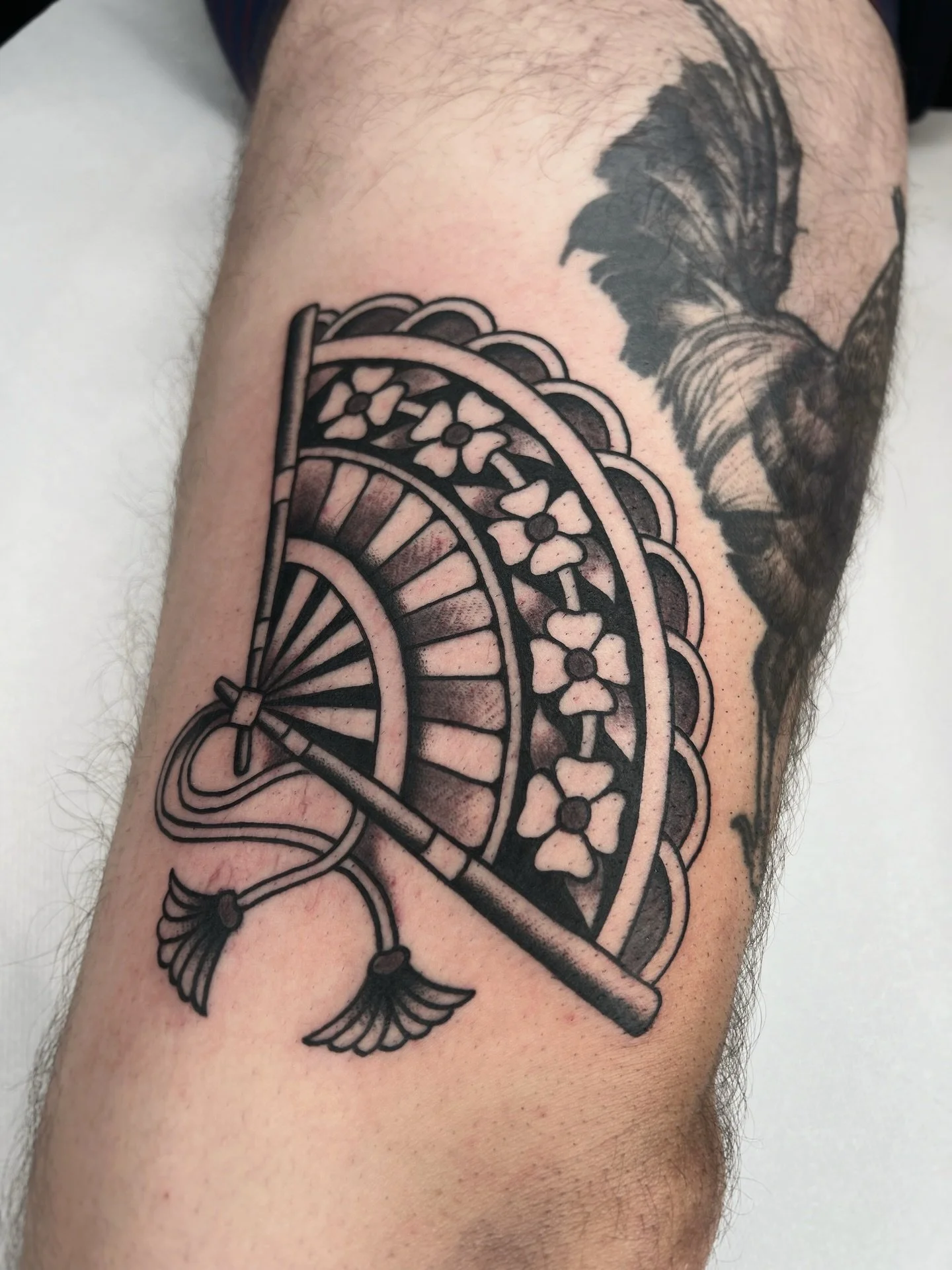 Quelques tattoos fait par @guirudolftattooer 💃🏼
Contactez-le directement pour prendre un rdv ou discuter de votre projet. 🫶🏼