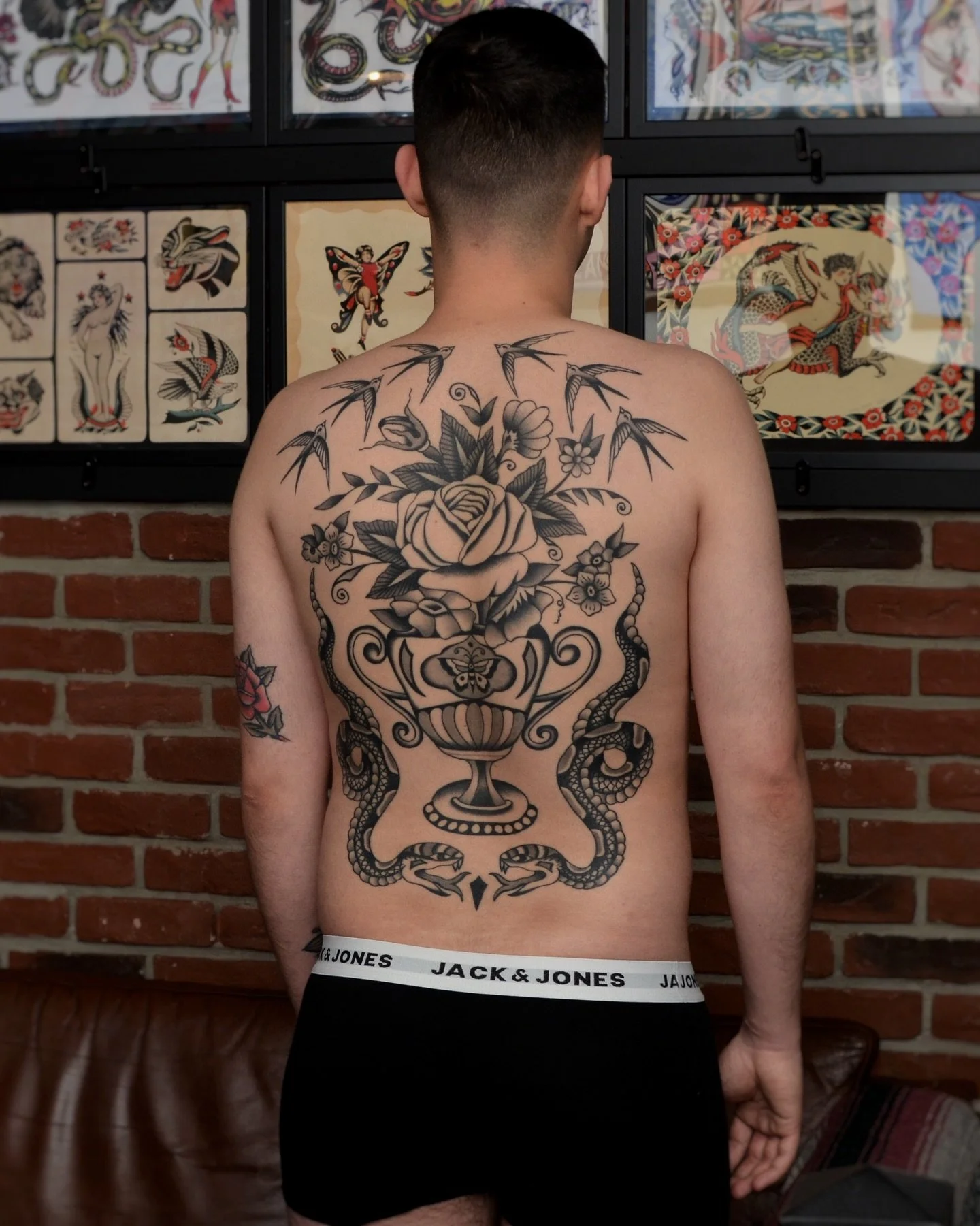 Quelques tattoos fait par @guirudolftattooer 
Envoie lui directement un message pour parler de ton projet. 

@guirudolftattooer 
@guirudolftattooer 
@guirudolftattooer 
@guirudolftattooer 
@guirudolftattooer 
@guirudolftattooer