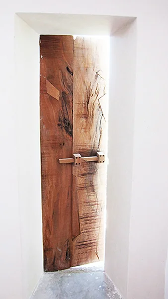 Panarea_artesan studio door.jpg