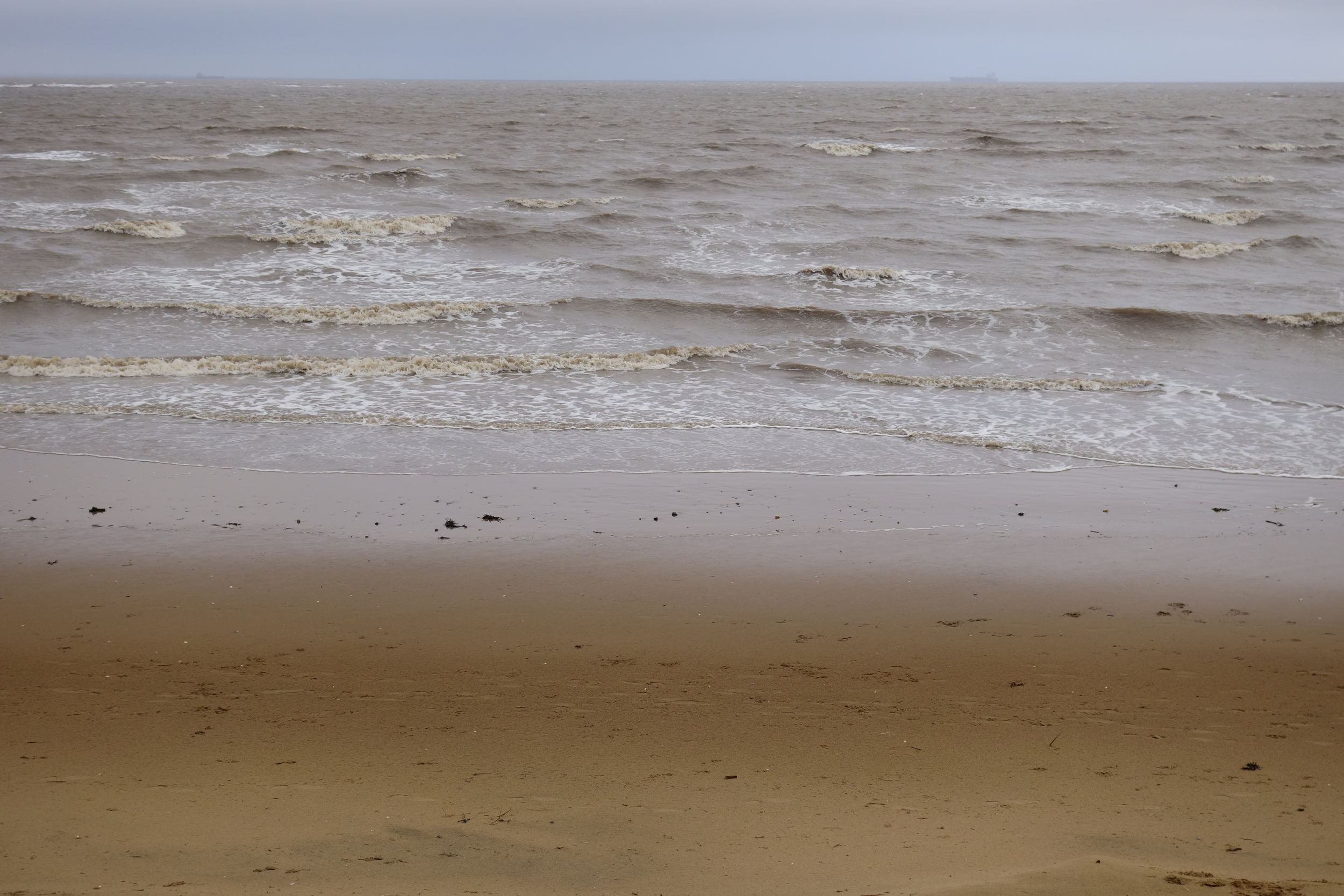  Cleethorpes beach. 