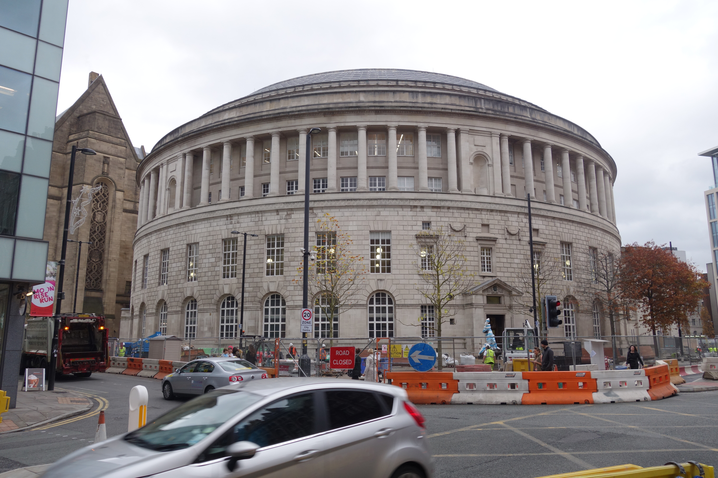  The Manchester Library is an amazing, perfectly round building, with a reading room in the second floor "Bell." 