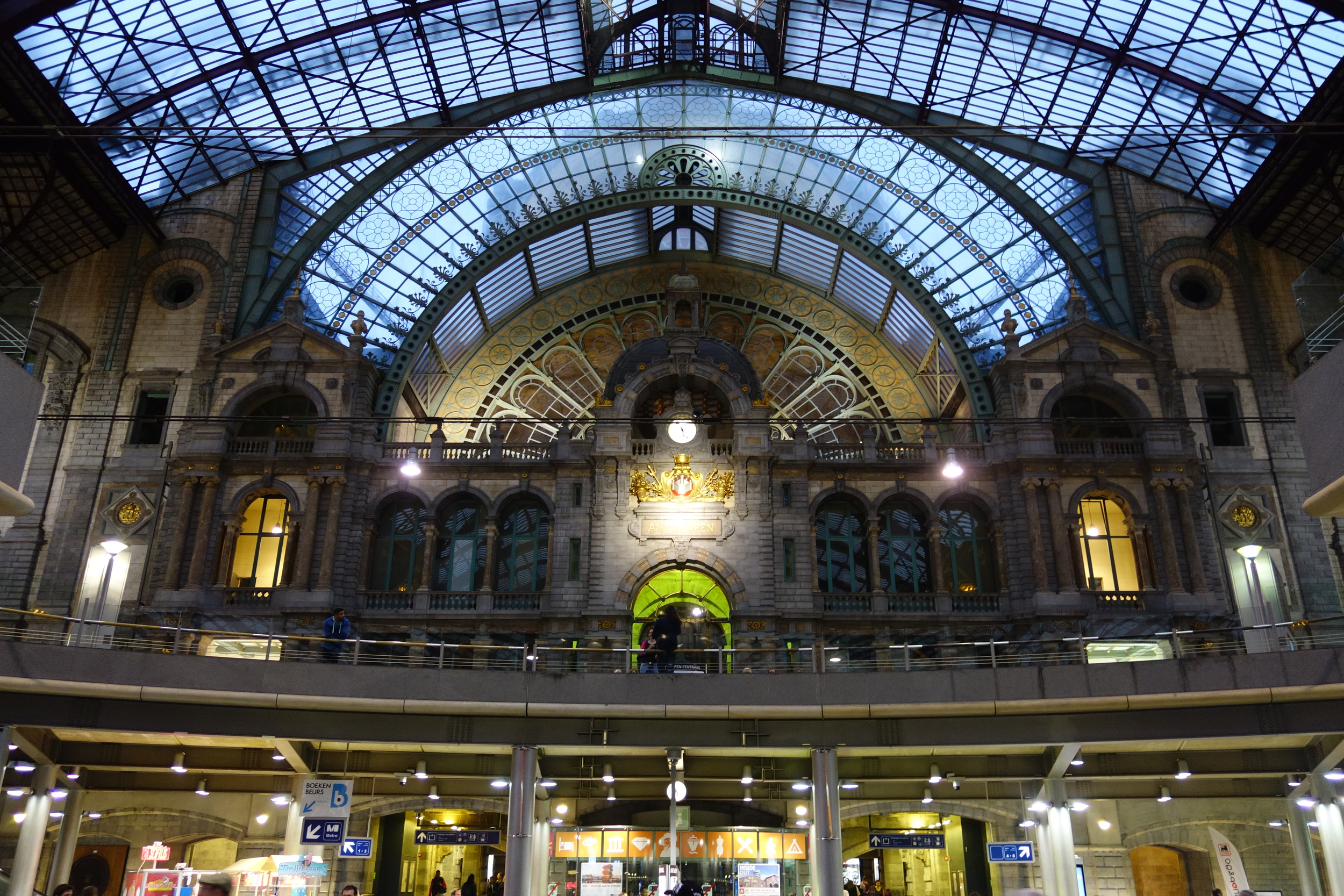 Antwerp Centraalstation never ceases to amaze.