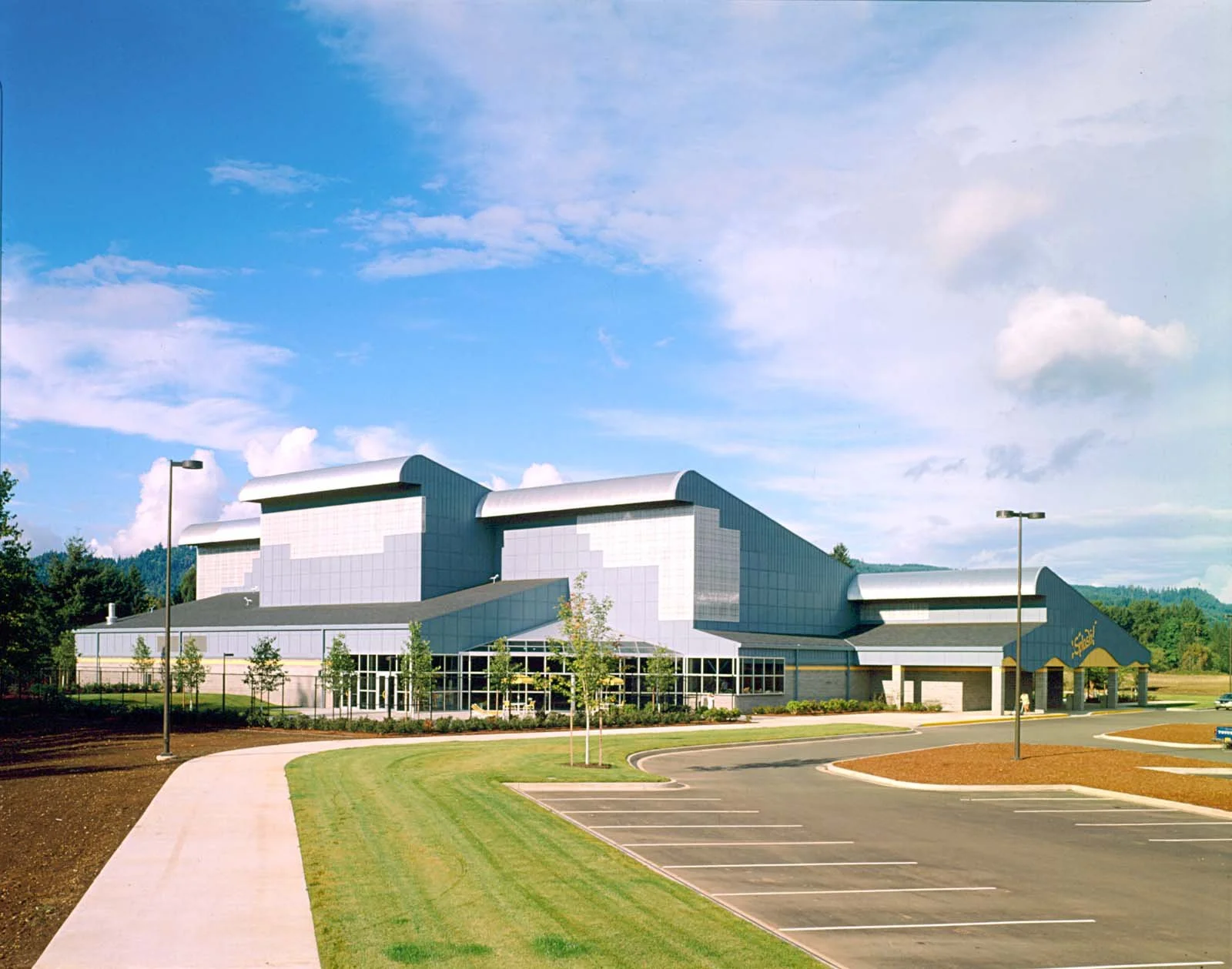 LivelyExterior(200).jpg