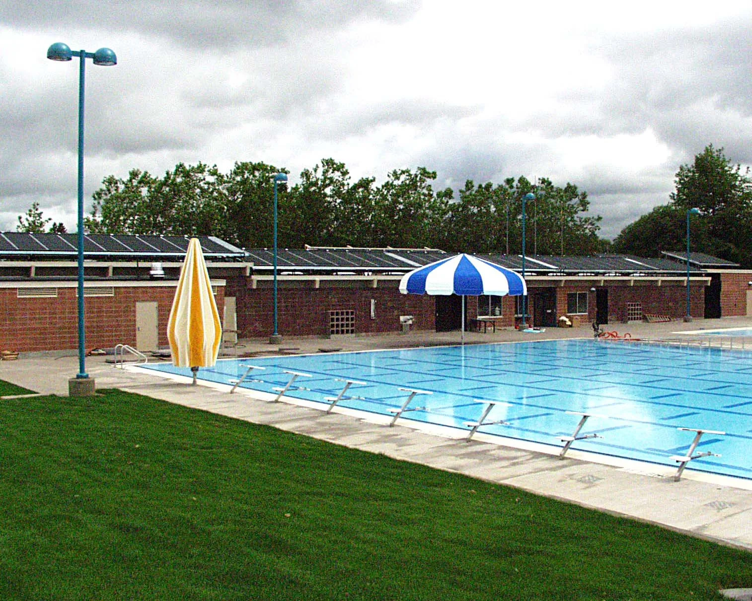 Pool2.jpg
