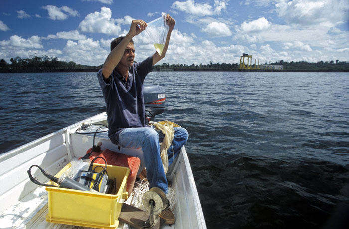 Monitoring water quality