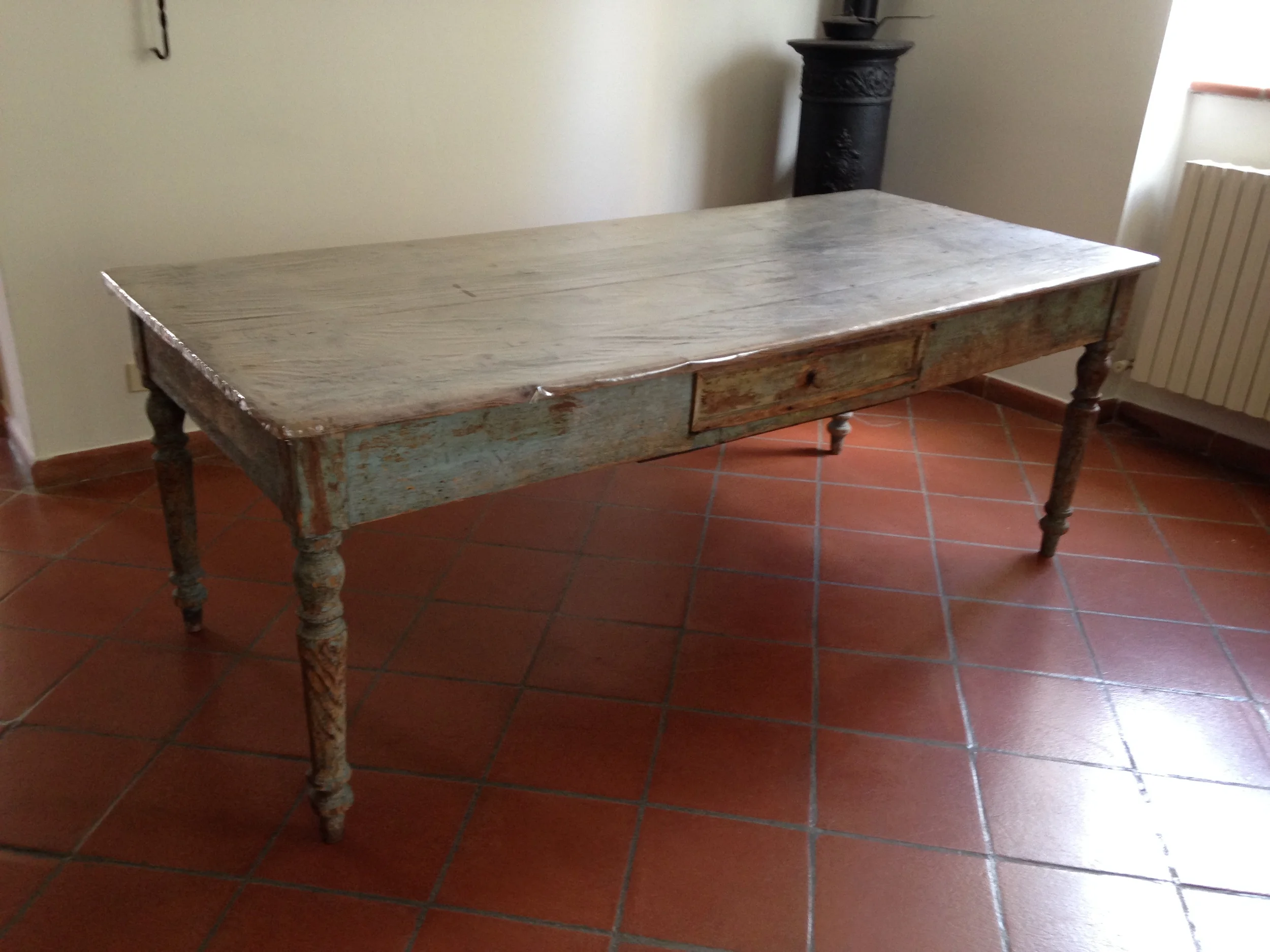 Adria Merli's Blue Table at Arte Studio Ginestrelle