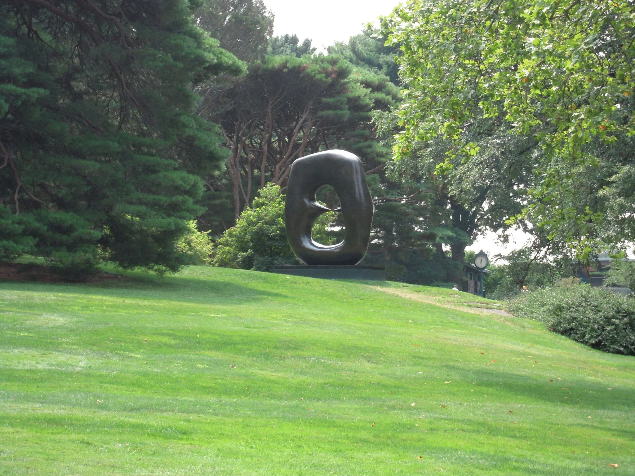Henry Moore, Oval With Points, 1968-70, Bronze