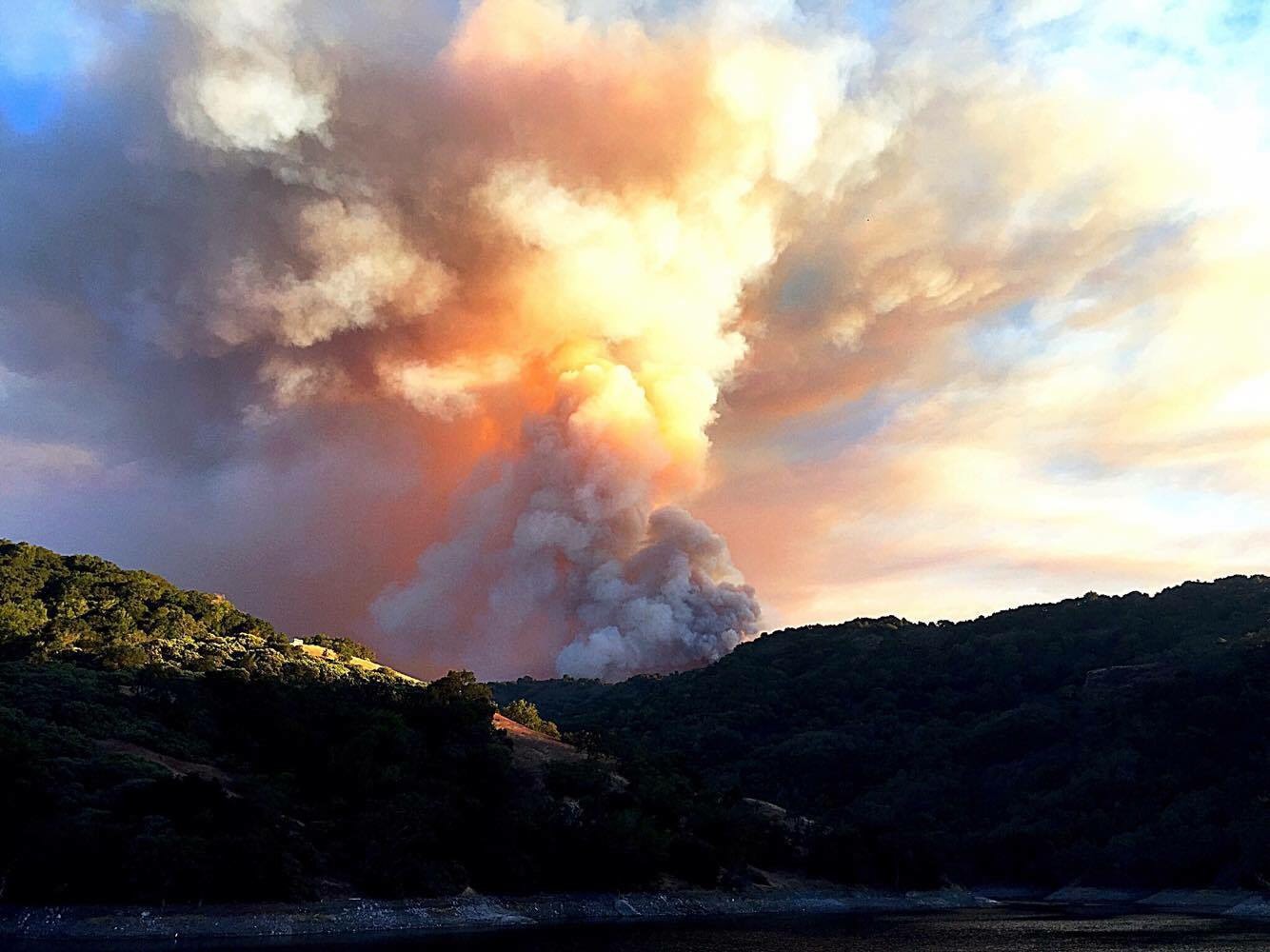 Loma Fire, San Jose, CA 2016. Photo by Bruno Rodriguez