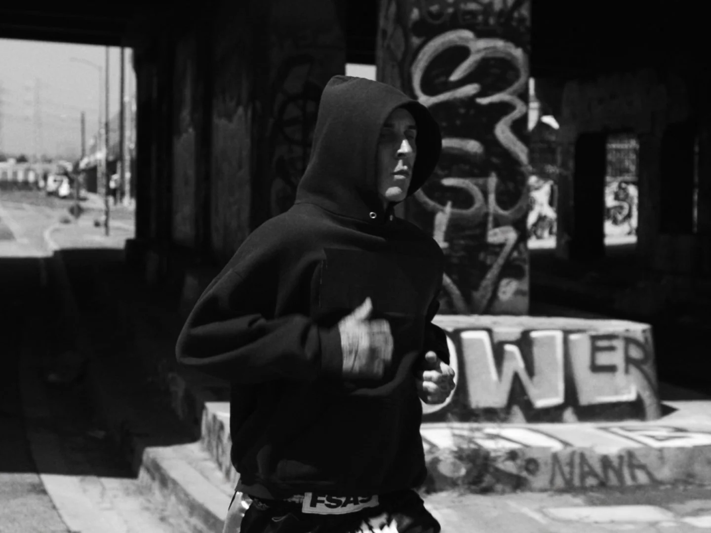 Sequence 01.00_00_32_18.Still040.jpg