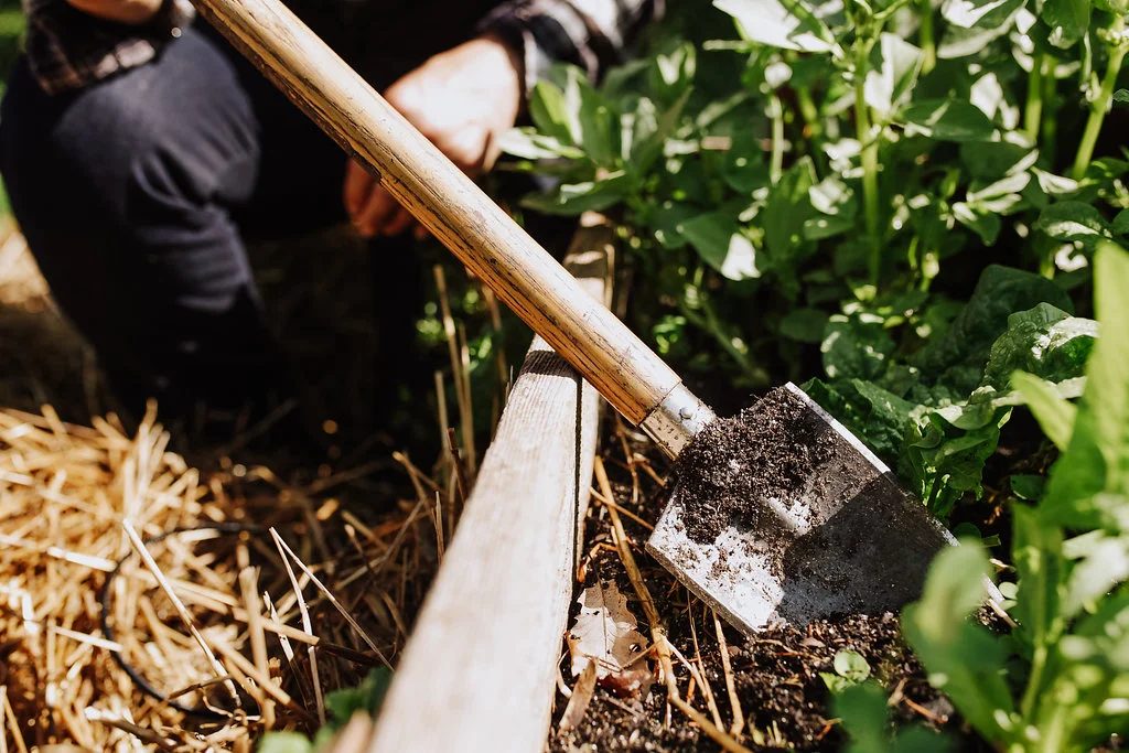 Long-Handled-Garden-Trowel1.jpg