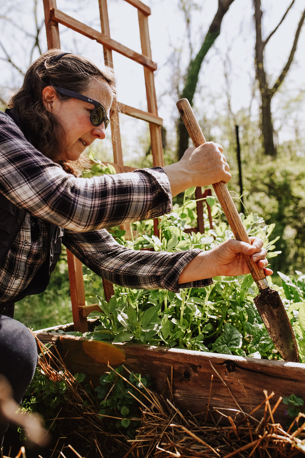 Long-Handled-Garden-Trowel.jpg