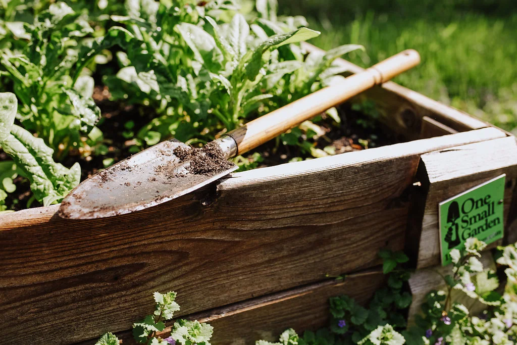 Long-Handled-Garden-Trowel2.jpg