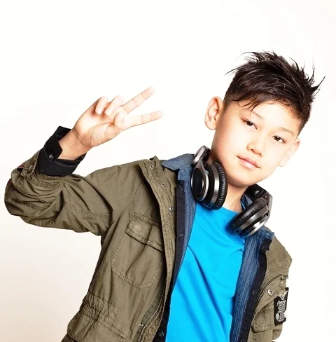 DJ Alden Recaps a Year in Music, Predicts Grammy Winners and Chats about the Holiday Season with Friends & Family