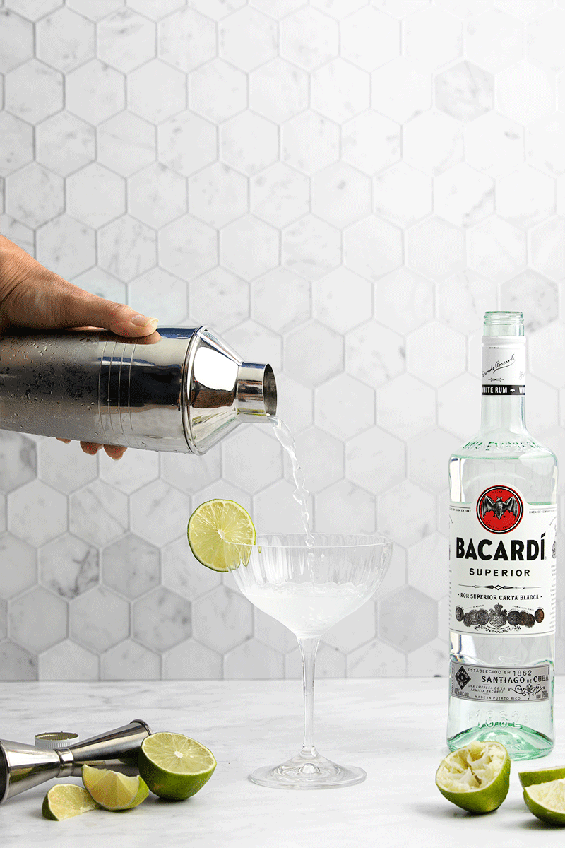 lime-rum-daiquiri-pour.gif