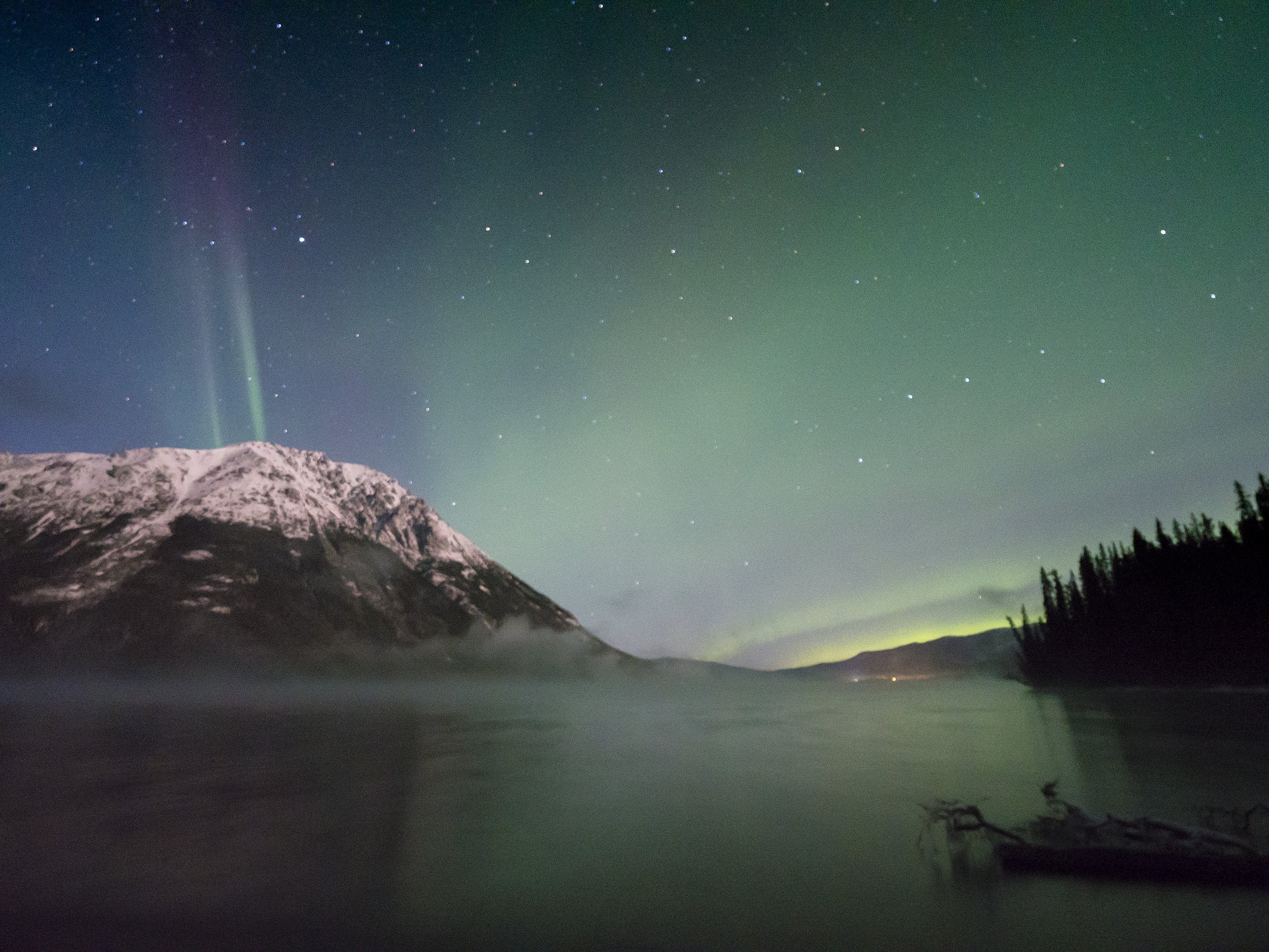 Photo_BrianHockenstien_Caption_aurora1.jpg