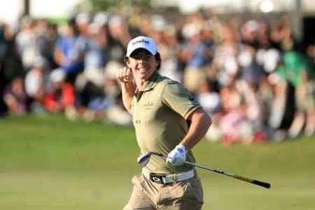 Rory McIlroy celebrates his winning bunker shot in the Hong Kong Open. Picture by Jenny Matthews/www.golffile.ie