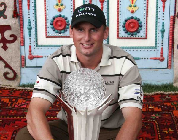 Stephen Browne with the 2005 Kazakhstan Open trophy. 